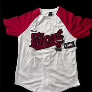 New men’s Miami Heat White & Red Button-Up “baseball” Jersey medium